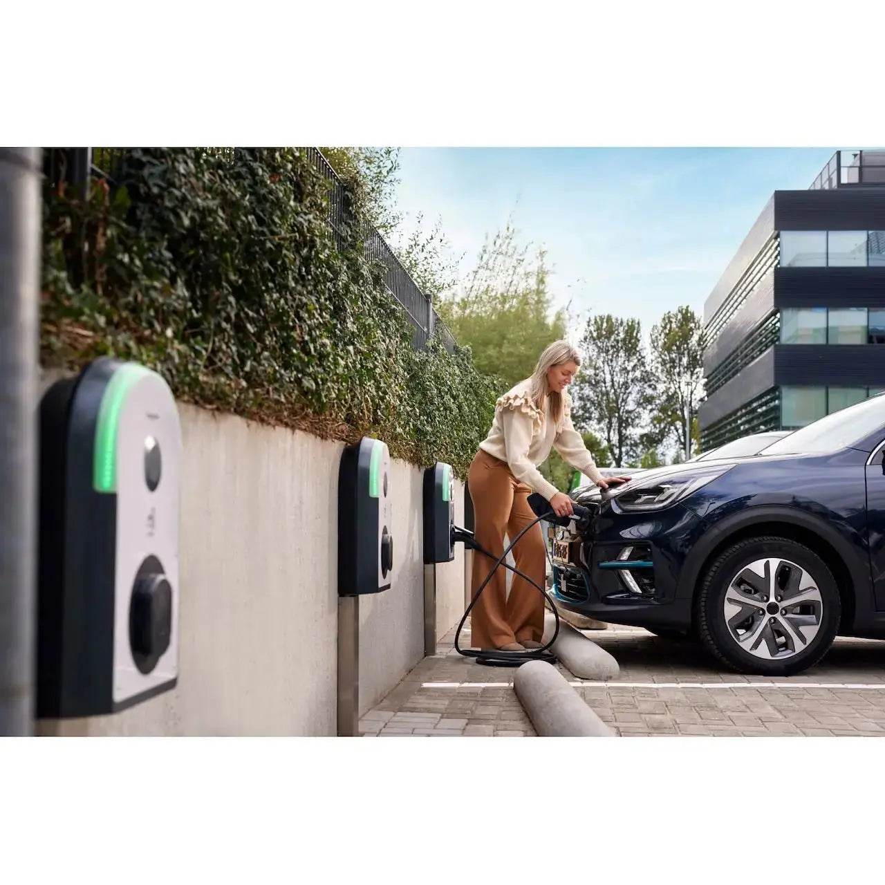 Borne Recharge schneider 7 kw EVlink Pro AC - MATERIEL PROS