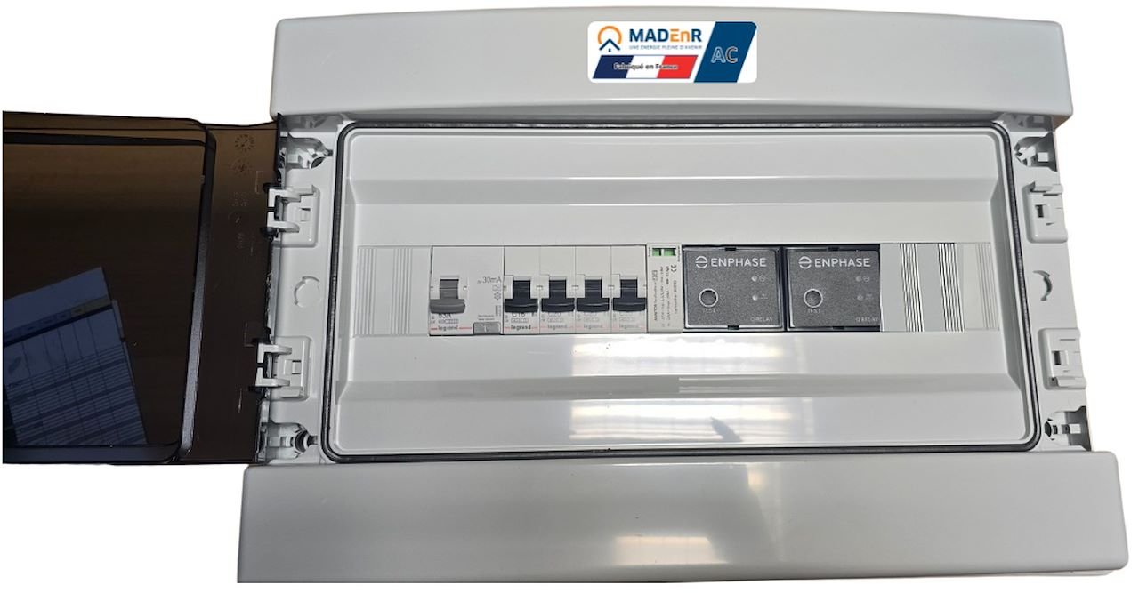 Coffret AC 6kW MADEnR pour Enphase – IP65 avec 2 Q - Relay | Matériel Pros - MATERIEL PROS